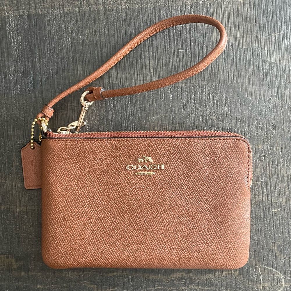 Coach brown leather wristlet (small) excellent condition